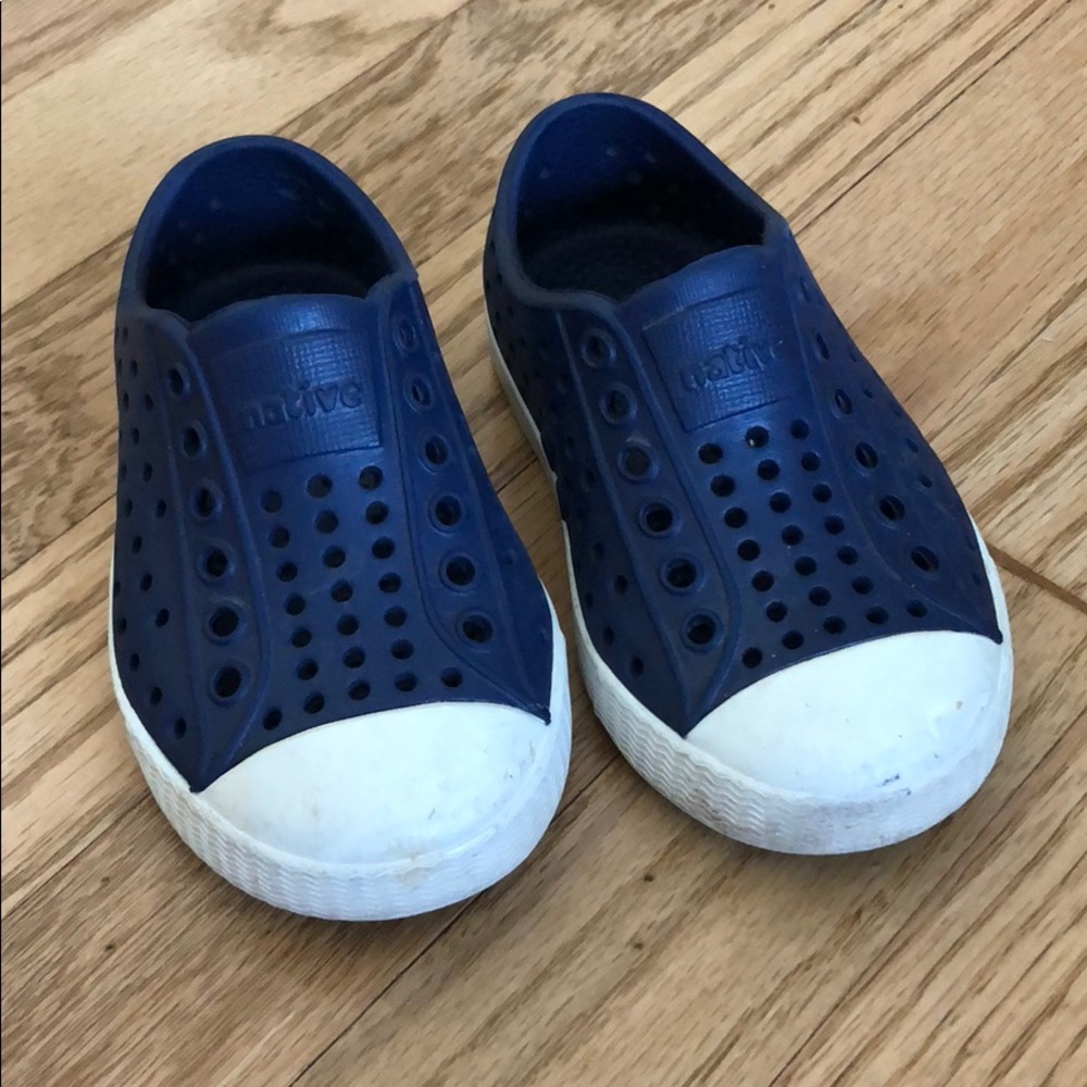 Native size 5 toddler Navy